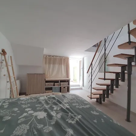 Daire T2 En Plein Centre Du Village